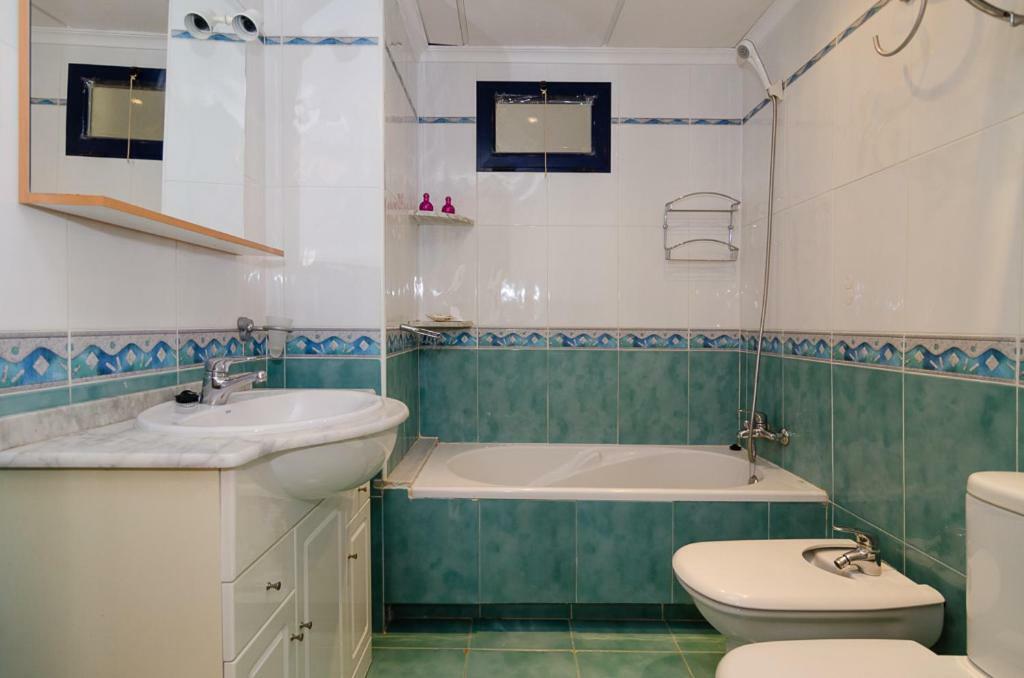 Comfortable Apartment In เบนิดอร์ม ภายนอก รูปภาพ