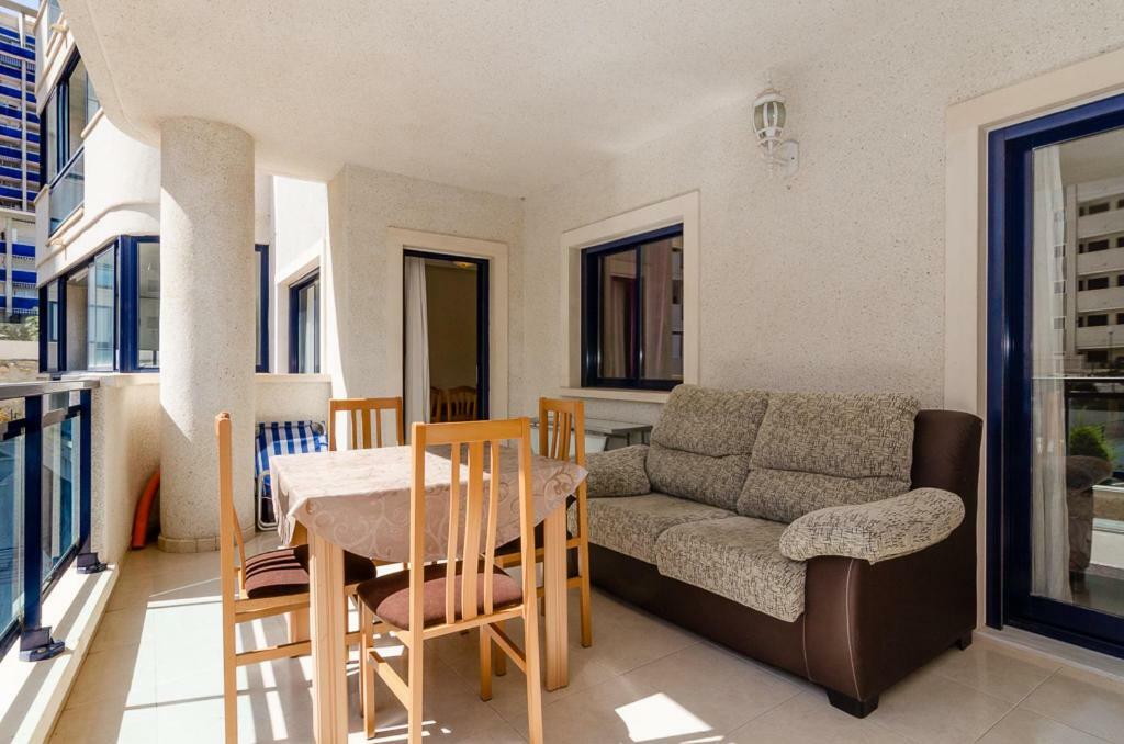 Comfortable Apartment In เบนิดอร์ม ภายนอก รูปภาพ